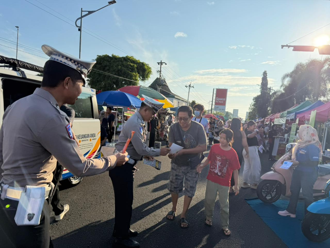 Dalam Rangka Operasi Keselamatan Candi 2026, Polresta Cilacap Gelar Policing Art di Alun-alun Kabupaten Cilacap